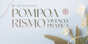 Imagem acessível: A imagem é um convite ao segundo Workshop do Núcleo das Mulheres, seguindo com o tema: "Pompoarismo — Vivência Prática". O fundo da imagem é claro, com flores brancas e folhas verdes. Em destaque, aparecem a data e o horário: “17 de junho, quarta-feira, às 19 horas e 30 minutos”. Na parte inferior esquerda, há a foto da convidada Christiane Costa, identificada como fisioterapeuta. No rodapé, aparecem os logotipos do SINJUS-MG e do Núcleo das Mulheres.