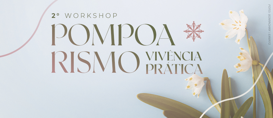 Imagem acessível: A imagem é um convite ao segundo Workshop do Núcleo das Mulheres, seguindo com o tema: "Pompoarismo — Vivência Prática". O fundo da imagem é claro, com flores brancas e folhas verdes. Em destaque, aparecem a data e o horário: “17 de junho, quarta-feira, às 19 horas e 30 minutos”. Na parte inferior esquerda, há a foto da convidada Christiane Costa, identificada como fisioterapeuta. No rodapé, aparecem os logotipos do SINJUS-MG e do Núcleo das Mulheres.