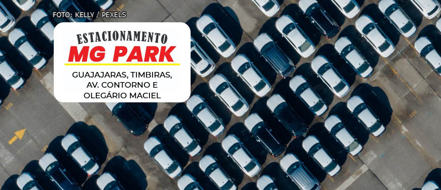 Vista aérea de um estacionamento com diversos carros estacionados. Conteúdo textual: DESCONTOS - SINJUS amplia convênio com estacionamento MG Park.