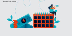 Ilustração digital de uma mulher sentada com um laptop sobre um calendário gigante, ela observa o horizonte por meio de uma luneta, como se estivesse planejando algo para uma data no futuro. Ao lado desta imagem, há uma nota de dinheiro e uma pilha de moedas, sugerindo uma reserva financeira para o plano que a mulher pretende realizar.