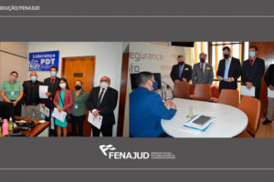 Montagem com duas fotos lado a lado mostrando os representantes da Fenajud protocolando ofícios nos gabinetes das lideranças dos partidos na Câmara dos Deputados.