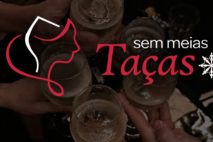 Imagem acessível: O card divulga a nova iniciativa do Núcleo das Mulheres (NM) do SINJUS-MG, "Sem Meias Taças". Em tons de preto e vermelho, a imagem ao fundo mostra uma fotografia escurecida de várias mãos segurando taças durante um brinde em uma saída em grupo. No topo, em letras brancas, está escrito “Novidade no NM”. Ao centro, aparece a identidade do evento, uma ilustração minimalista em traços em branco e vermelho vivo, representando uma mescla do perfil de uma mulher com uma taça de vinho. Na parte inferior, um quadro com bordas brancas apresenta as informações chamando para o evento no dia 18 de novembro, quarta-feira, às 19 horas, na Dona Asterias Cafeteria, localizada na Avenida Afonso Pena, 3355, bairro Serra, Belo Horizonte, MG. No rodapé, aparecem as logomarcas do SINJUS-MG e do Núcleo das Mulheres.