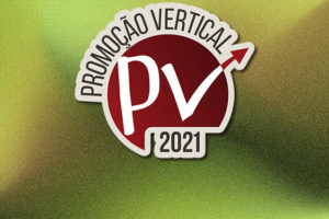 Selo da Promoção Vertical 2021 sobre fundo em tons de verde.
