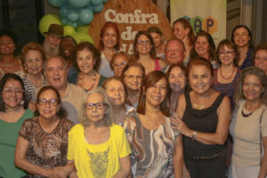 Fotografia dos participantes do núcleo do NAP, na confraternização de fim de ano.