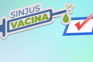 Ilustração vetorial em tons de azul, branco e verde, em destaque está uma seringa com os dizeres SINJUS Vacina, seguida de um quadrado e um tique, sinalizando tarefa ou compromisso cumprido.