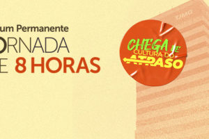 Divulgação do Fórum Permanente da Jornada de 8 Horas, promovido pelo SINJUS-MG. Com fundo em tons de amarelo e laranja e imagem estilizada do prédio do TJMG, o card anuncia um debate sobre a “Análise da Minuta de Regulamentação” da jornada de 8 horas. O evento será realizado na segunda-feira, 26 de outubro, às 14h, no Espaço Lea Leda, em formato híbrido, com participação presencial e online, aberto a todos os servidores do Judiciário mineiro. No canto superior direito, aparece o selo da campanha “Chega de Cultura do Atraso”. Na parte inferior, está a logomarca do SINJUS-MG.