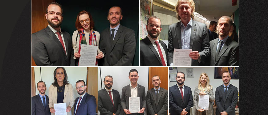 Mosaico com os diretores do SINJUS Alexandre Pires e Felipe Rodrigues com os parlamentares, Zeca Dirceu, Ana Pimentel, Duda Salabert, Pedro Aihara e assessora do deputado federal Zé Silva.