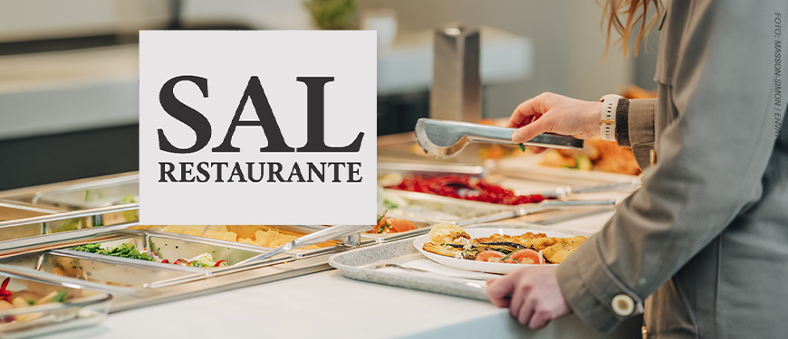 Imagem acessível: Arte com o título “SINJUS firma convênio com Restaurante SAL e garante benefício exclusivo”. A imagem mostra uma pessoa se servindo em um buffet de restaurante, com diferentes opções de alimentos dispostas no balcão. Em destaque aparece a marca do Restaurante SAL e, na parte inferior, o símbolo do SINJUS.