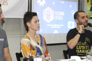 Foto em que há três dirigentes de sindicatos integrantes da Fenajud, entre eles o coordenador-geral do SINJUS-MG, Alexandre Pires.